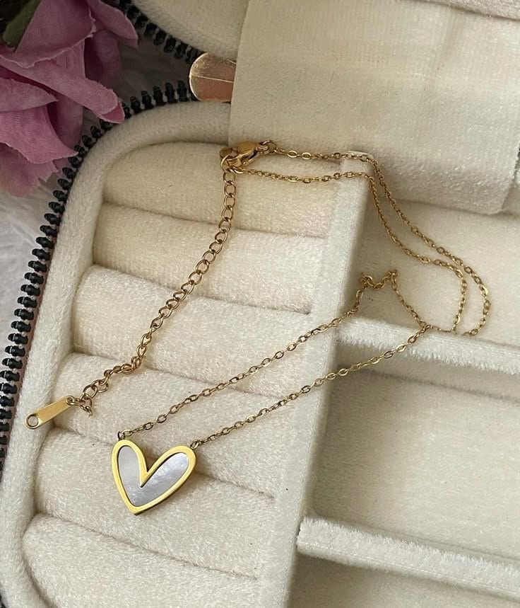 Wavy Heart Necklace