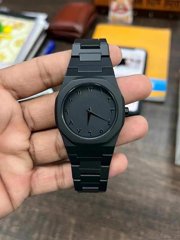 Metallic Black Aura Watch