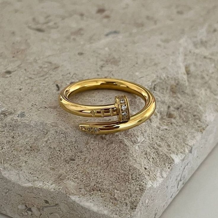 Nail Ring