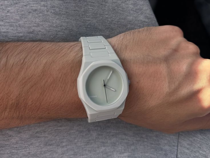 White Aura Watch